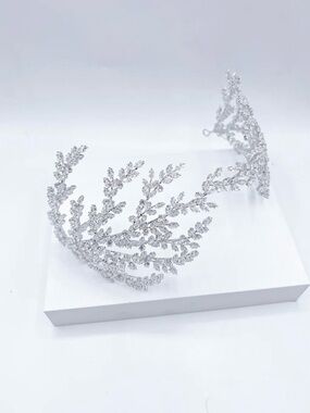 Silver Crystal Leaf Tiara Headband - Elegant Women Accessories